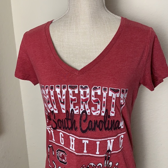 University of South Carolina Fighting Gamecocks V-Neck Tee Size XL (Runs Small) - Picture 5 of 13